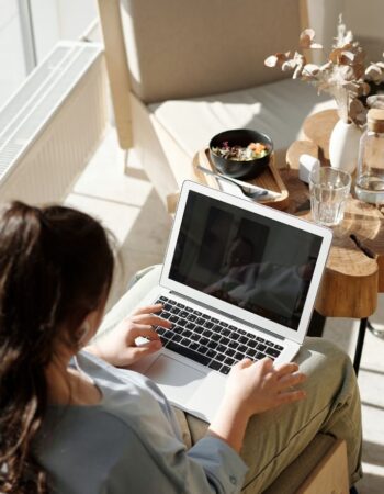 Book your at-home blood test and schedule a convenient blood draw with our UK-wide phlebotomy network.